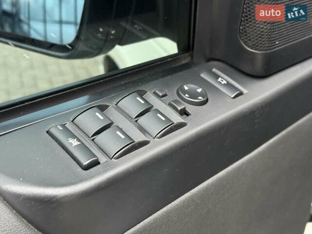 Білий Ленд Ровер Рендж Ровер, об'ємом двигуна 3.63 л та пробігом 271 тис. км за 14499 $, фото 25 на Automoto.ua