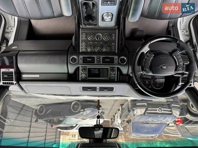 Белый Ленд Ровер Рендж Ровер, объемом двигателя 4.37 л и пробегом 328 тыс. км за 21900 $, фото 16 на Automoto.ua