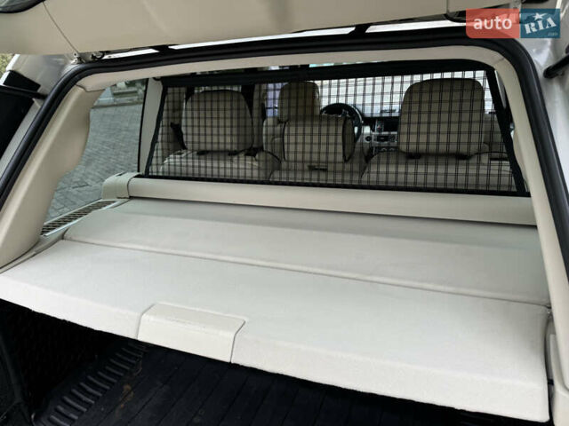 Белый Ленд Ровер Рендж Ровер, объемом двигателя 5 л и пробегом 275 тыс. км за 12500 $, фото 92 на Automoto.ua