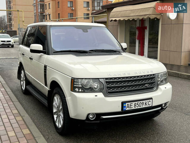 Белый Ленд Ровер Рендж Ровер, объемом двигателя 5 л и пробегом 180 тыс. км за 17900 $, фото 10 на Automoto.ua