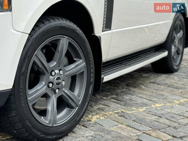 Белый Ленд Ровер Рендж Ровер, объемом двигателя 5 л и пробегом 270 тыс. км за 11999 $, фото 40 на Automoto.ua