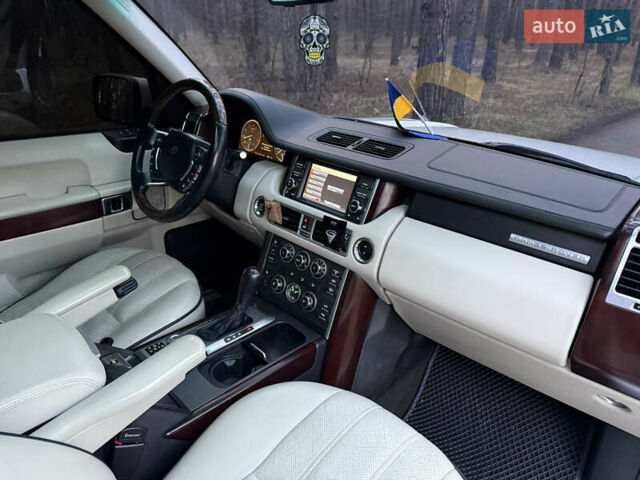 Белый Ленд Ровер Рендж Ровер, объемом двигателя 5 л и пробегом 177 тыс. км за 17000 $, фото 20 на Automoto.ua