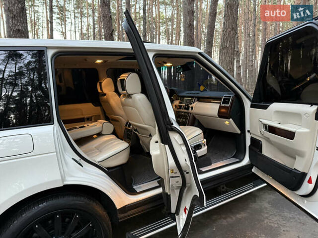 Белый Ленд Ровер Рендж Ровер, объемом двигателя 5 л и пробегом 177 тыс. км за 17000 $, фото 44 на Automoto.ua