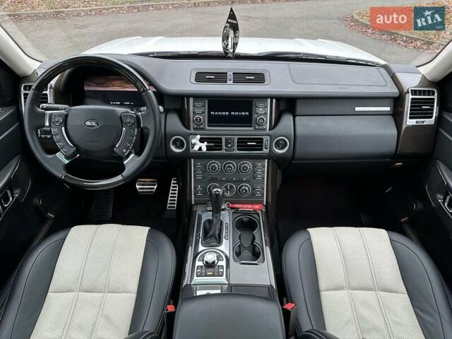 Белый Ленд Ровер Рендж Ровер, объемом двигателя 5 л и пробегом 100 тыс. км за 23500 $, фото 50 на Automoto.ua