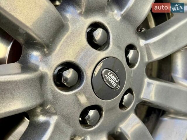 Белый Ленд Ровер Рендж Ровер, объемом двигателя 5 л и пробегом 184 тыс. км за 17400 $, фото 11 на Automoto.ua