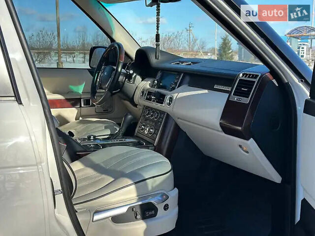 Белый Ленд Ровер Рендж Ровер, объемом двигателя 5 л и пробегом 177 тыс. км за 14000 $, фото 15 на Automoto.ua