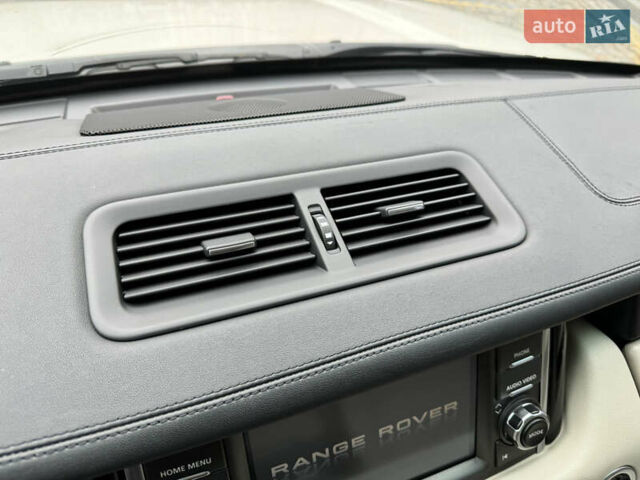 Белый Ленд Ровер Рендж Ровер, объемом двигателя 5 л и пробегом 270 тыс. км за 11999 $, фото 81 на Automoto.ua