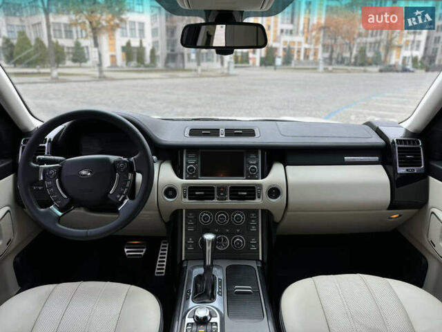 Белый Ленд Ровер Рендж Ровер, объемом двигателя 5 л и пробегом 270 тыс. км за 11999 $, фото 70 на Automoto.ua