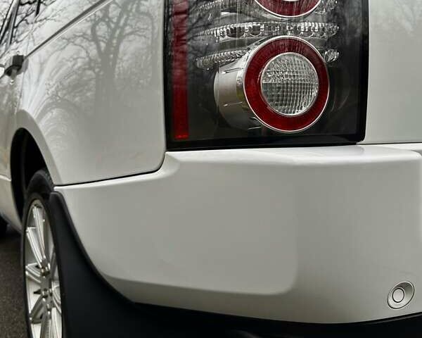 Белый Ленд Ровер Рендж Ровер, объемом двигателя 5 л и пробегом 100 тыс. км за 23500 $, фото 21 на Automoto.ua