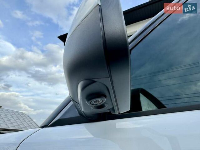 Білий Ленд Ровер Рендж Ровер, об'ємом двигуна 3.63 л та пробігом 226 тис. км за 17800 $, фото 18 на Automoto.ua