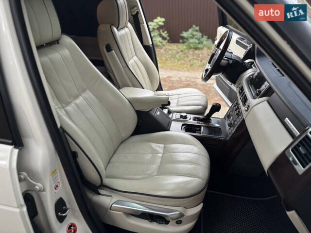 Белый Ленд Ровер Рендж Ровер, объемом двигателя 5 л и пробегом 177 тыс. км за 14000 $, фото 32 на Automoto.ua