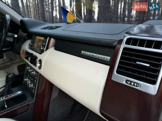 Белый Ленд Ровер Рендж Ровер, объемом двигателя 5 л и пробегом 177 тыс. км за 17000 $, фото 22 на Automoto.ua