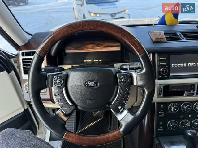 Білий Ленд Ровер Рендж Ровер, об'ємом двигуна 5 л та пробігом 179 тис. км за 16499 $, фото 14 на Automoto.ua