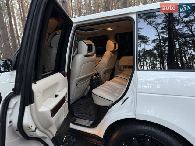 Белый Ленд Ровер Рендж Ровер, объемом двигателя 5 л и пробегом 177 тыс. км за 17000 $, фото 38 на Automoto.ua