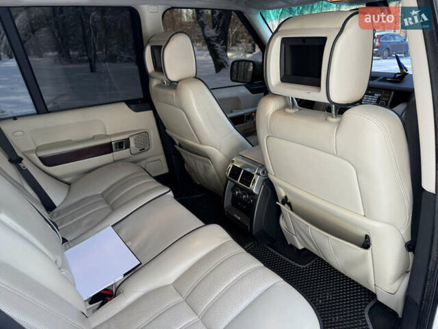 Білий Ленд Ровер Рендж Ровер, об'ємом двигуна 5 л та пробігом 179 тис. км за 16499 $, фото 30 на Automoto.ua