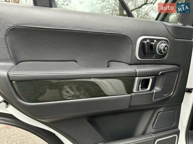 Белый Ленд Ровер Рендж Ровер, объемом двигателя 5 л и пробегом 100 тыс. км за 23500 $, фото 38 на Automoto.ua