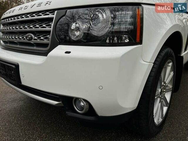 Белый Ленд Ровер Рендж Ровер, объемом двигателя 5 л и пробегом 100 тыс. км за 23500 $, фото 15 на Automoto.ua