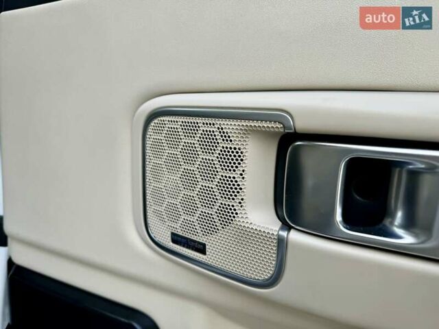 Білий Ленд Ровер Рендж Ровер, об'ємом двигуна 3.63 л та пробігом 226 тис. км за 17800 $, фото 62 на Automoto.ua
