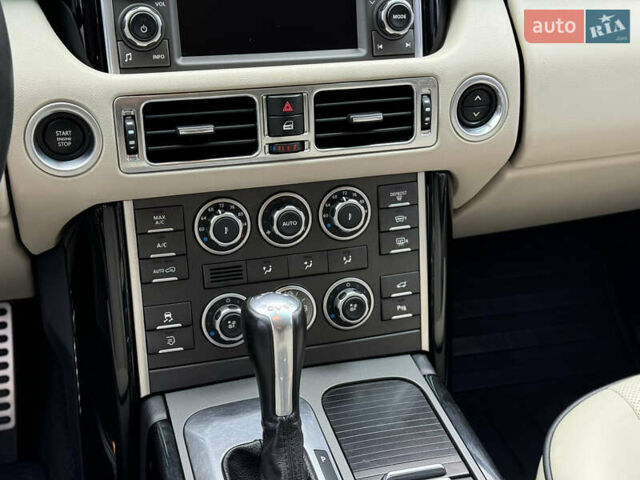 Белый Ленд Ровер Рендж Ровер, объемом двигателя 5 л и пробегом 270 тыс. км за 11999 $, фото 76 на Automoto.ua