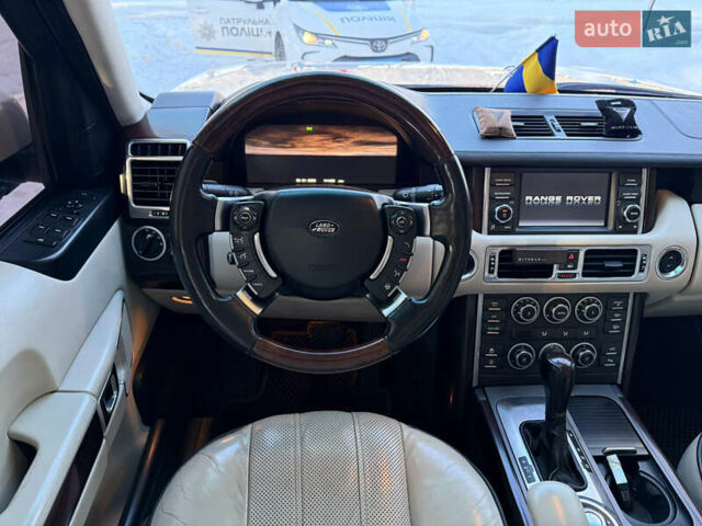 Білий Ленд Ровер Рендж Ровер, об'ємом двигуна 5 л та пробігом 179 тис. км за 16499 $, фото 13 на Automoto.ua