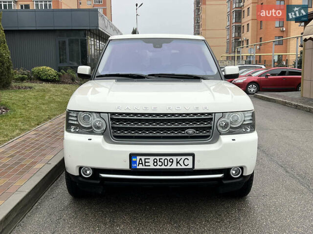 Белый Ленд Ровер Рендж Ровер, объемом двигателя 5 л и пробегом 180 тыс. км за 17900 $, фото 11 на Automoto.ua