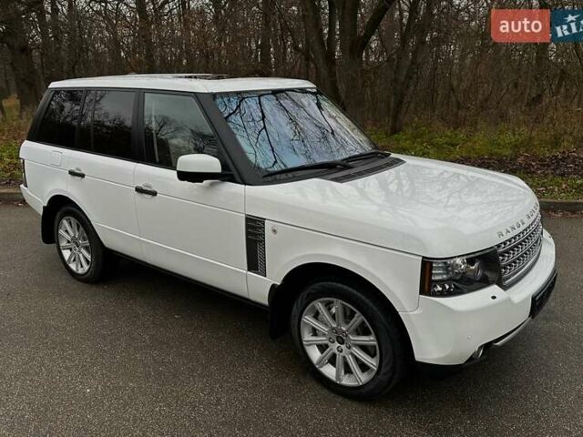 Білий Ленд Ровер Рендж Ровер, об'ємом двигуна 5 л та пробігом 100 тис. км за 25999 $, фото 15 на Automoto.ua