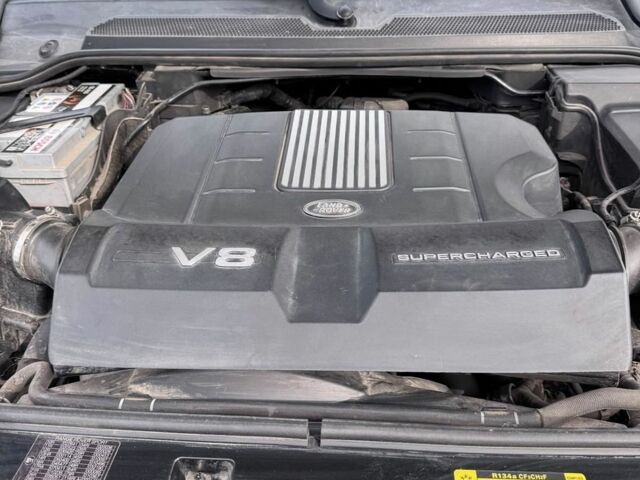 Білий Ленд Ровер Рендж Ровер, об'ємом двигуна 5 л та пробігом 209 тис. км за 11500 $, фото 4 на Automoto.ua