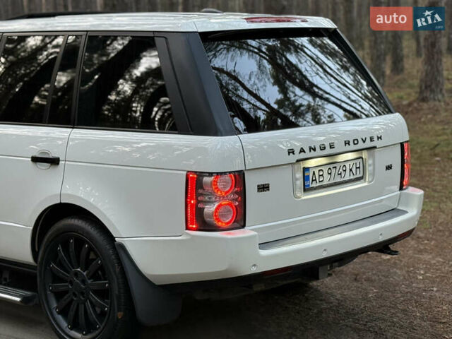 Белый Ленд Ровер Рендж Ровер, объемом двигателя 5 л и пробегом 177 тыс. км за 17000 $, фото 7 на Automoto.ua