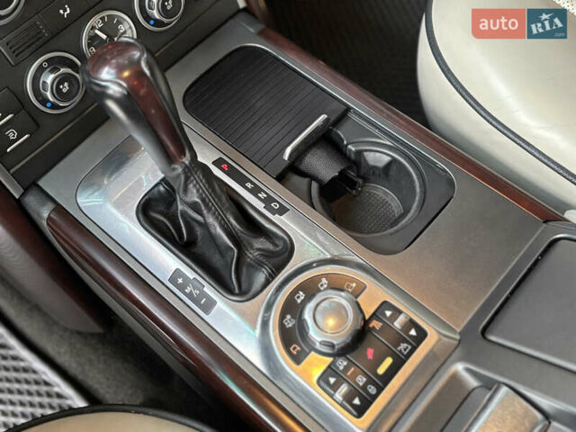 Белый Ленд Ровер Рендж Ровер, объемом двигателя 5 л и пробегом 177 тыс. км за 15900 $, фото 16 на Automoto.ua