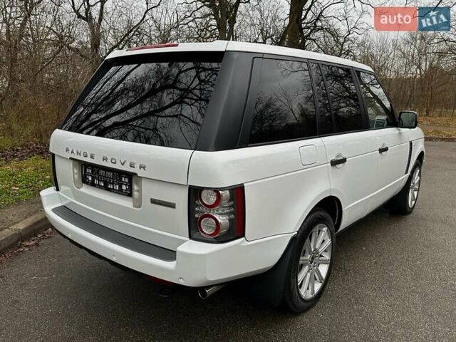 Белый Ленд Ровер Рендж Ровер, объемом двигателя 5 л и пробегом 100 тыс. км за 23500 $, фото 7 на Automoto.ua
