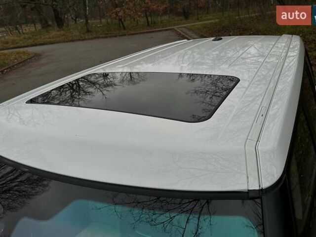 Білий Ленд Ровер Рендж Ровер, об'ємом двигуна 5 л та пробігом 100 тис. км за 25999 $, фото 23 на Automoto.ua