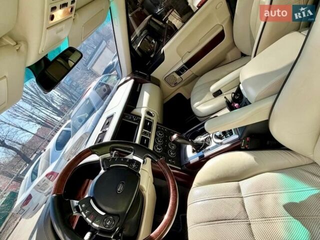Белый Ленд Ровер Рендж Ровер, объемом двигателя 5 л и пробегом 184 тыс. км за 17400 $, фото 8 на Automoto.ua