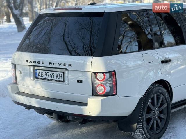 Білий Ленд Ровер Рендж Ровер, об'ємом двигуна 5 л та пробігом 179 тис. км за 16499 $, фото 6 на Automoto.ua