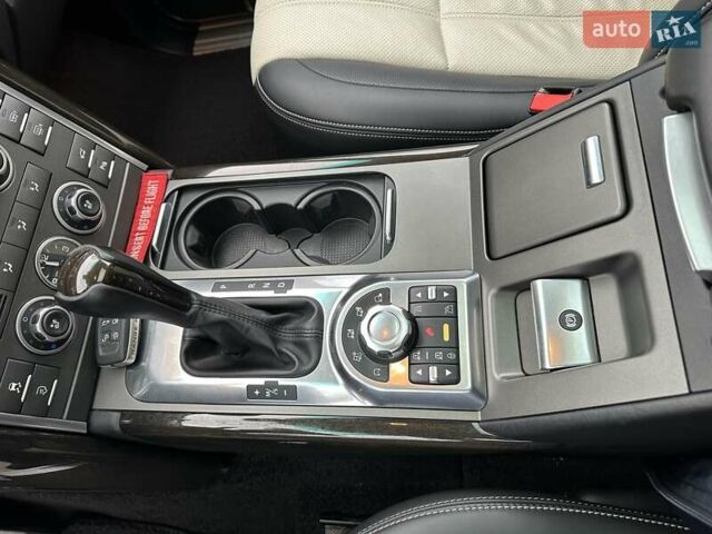 Білий Ленд Ровер Рендж Ровер, об'ємом двигуна 5 л та пробігом 100 тис. км за 23800 $, фото 65 на Automoto.ua