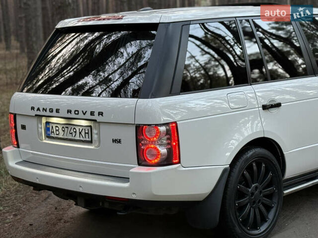 Белый Ленд Ровер Рендж Ровер, объемом двигателя 5 л и пробегом 177 тыс. км за 17000 $, фото 3 на Automoto.ua