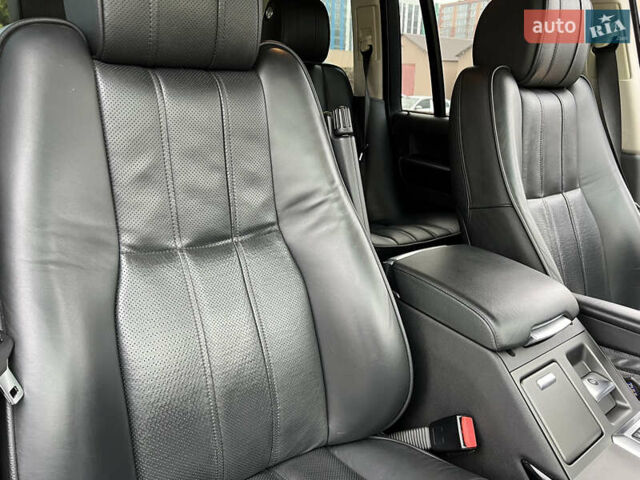 Белый Ленд Ровер Рендж Ровер, объемом двигателя 5 л и пробегом 180 тыс. км за 17900 $, фото 22 на Automoto.ua