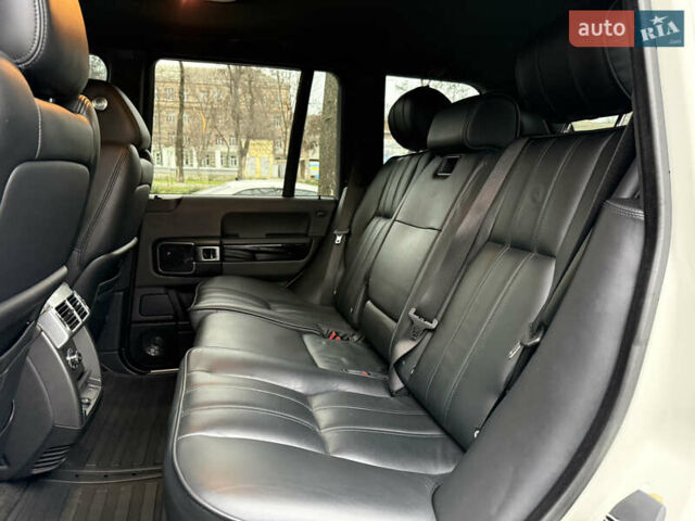 Білий Ленд Ровер Рендж Ровер, об'ємом двигуна 3.63 л та пробігом 271 тис. км за 14499 $, фото 45 на Automoto.ua