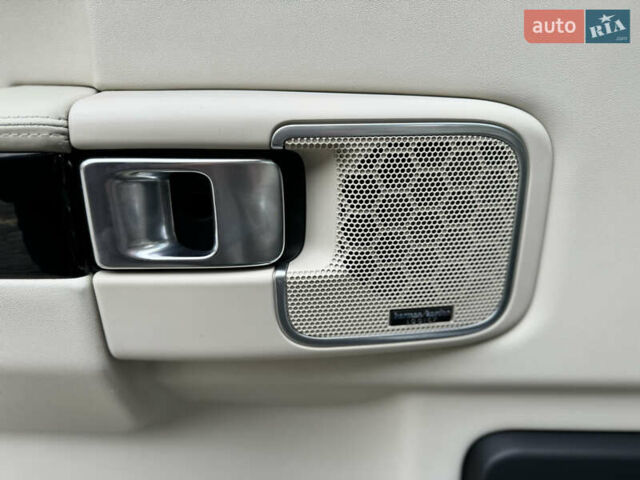 Белый Ленд Ровер Рендж Ровер, объемом двигателя 5 л и пробегом 270 тыс. км за 11999 $, фото 47 на Automoto.ua