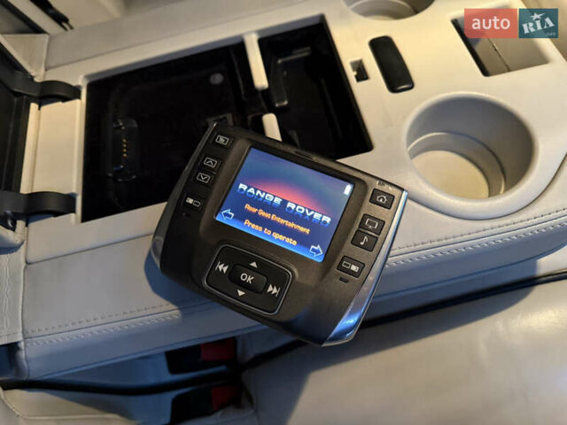 Белый Ленд Ровер Рендж Ровер, объемом двигателя 5 л и пробегом 177 тыс. км за 17000 $, фото 46 на Automoto.ua