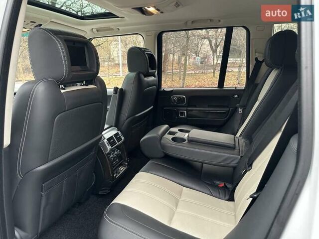 Белый Ленд Ровер Рендж Ровер, объемом двигателя 5 л и пробегом 100 тыс. км за 23500 $, фото 33 на Automoto.ua