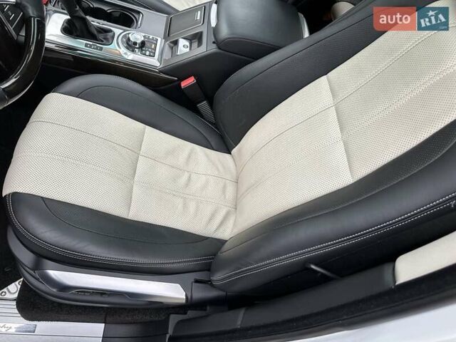 Білий Ленд Ровер Рендж Ровер, об'ємом двигуна 5 л та пробігом 100 тис. км за 23800 $, фото 4 на Automoto.ua