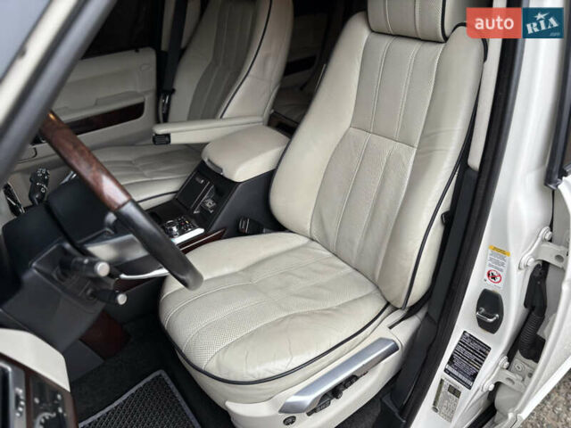 Белый Ленд Ровер Рендж Ровер, объемом двигателя 5 л и пробегом 177 тыс. км за 14000 $, фото 22 на Automoto.ua