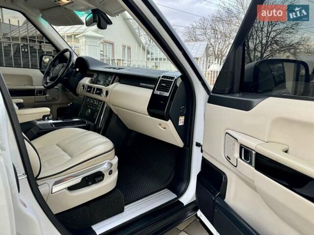 Білий Ленд Ровер Рендж Ровер, об'ємом двигуна 3.63 л та пробігом 226 тис. км за 17800 $, фото 58 на Automoto.ua