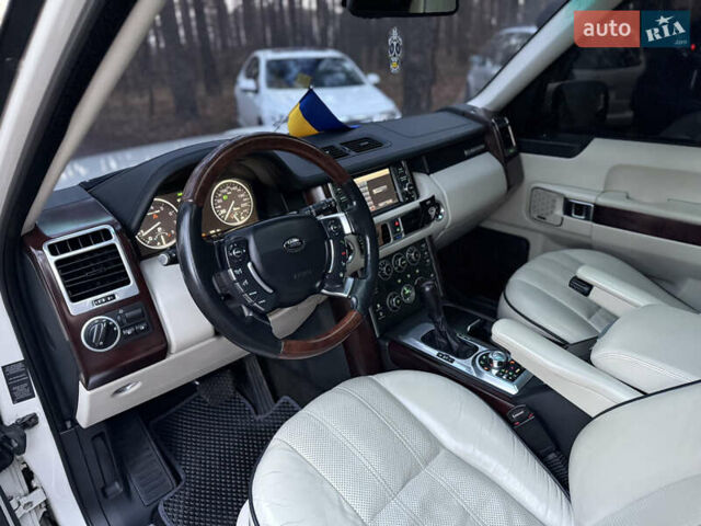 Белый Ленд Ровер Рендж Ровер, объемом двигателя 5 л и пробегом 177 тыс. км за 17000 $, фото 31 на Automoto.ua