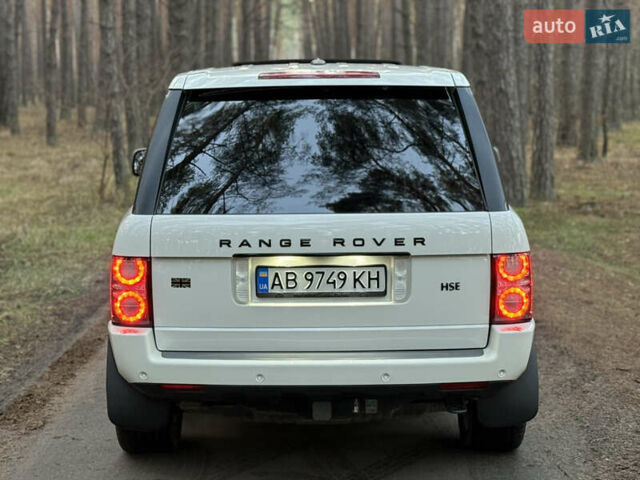 Белый Ленд Ровер Рендж Ровер, объемом двигателя 5 л и пробегом 177 тыс. км за 17000 $, фото 8 на Automoto.ua