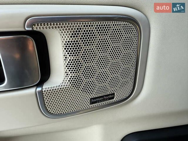 Білий Ленд Ровер Рендж Ровер, об'ємом двигуна 5 л та пробігом 179 тис. км за 16499 $, фото 18 на Automoto.ua