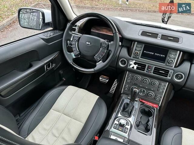 Белый Ленд Ровер Рендж Ровер, объемом двигателя 5 л и пробегом 100 тыс. км за 23500 $, фото 52 на Automoto.ua