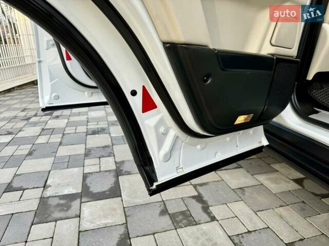 Білий Ленд Ровер Рендж Ровер, об'ємом двигуна 3.63 л та пробігом 226 тис. км за 17800 $, фото 73 на Automoto.ua