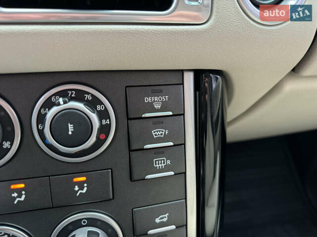 Белый Ленд Ровер Рендж Ровер, объемом двигателя 5 л и пробегом 270 тыс. км за 11999 $, фото 90 на Automoto.ua