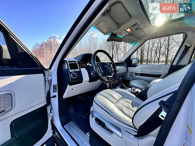 Белый Ленд Ровер Рендж Ровер, объемом двигателя 5 л и пробегом 177 тыс. км за 14000 $, фото 8 на Automoto.ua